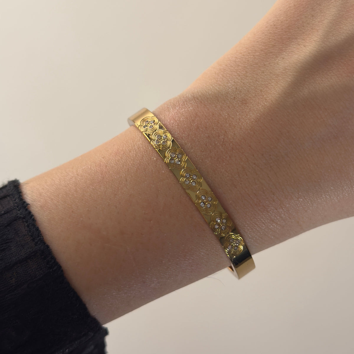 Clover Bangel bracelet (small 2.2)