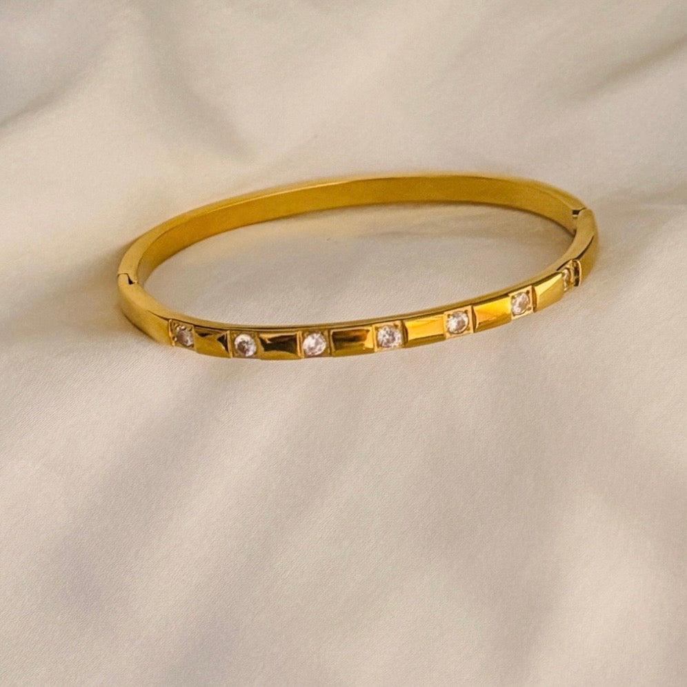 Stellar Bar Bracelet (2.4)