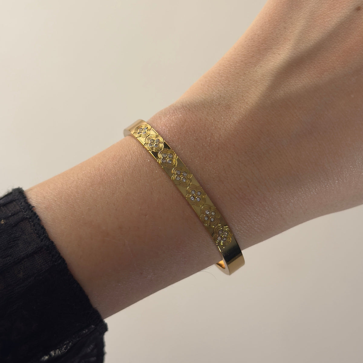 Clover Bangel bracelet (small 2.2)