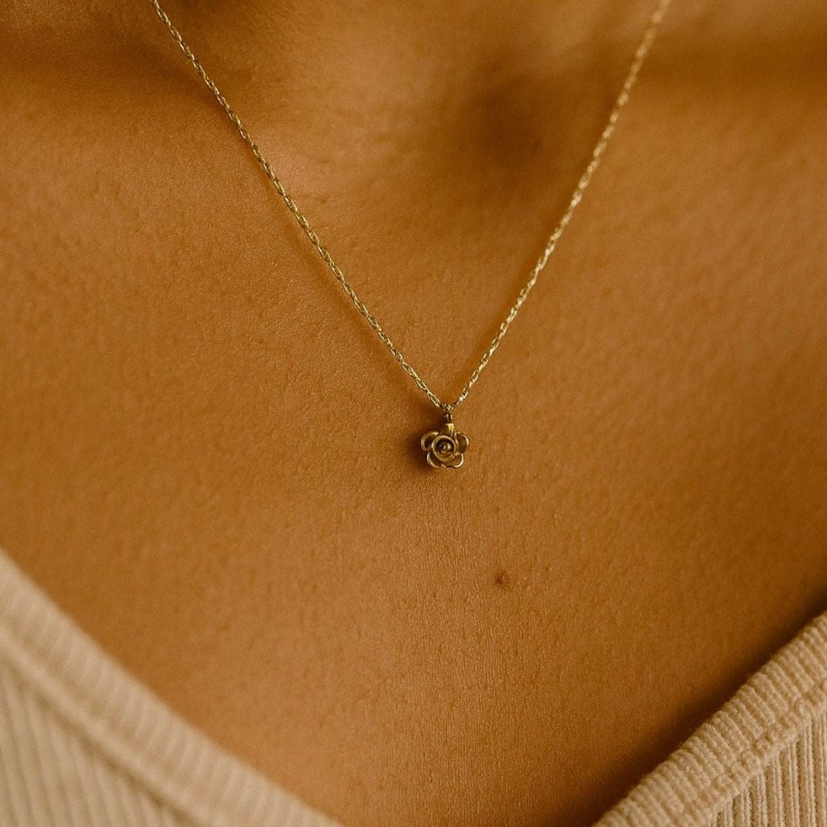 Dainty Rose Necklace