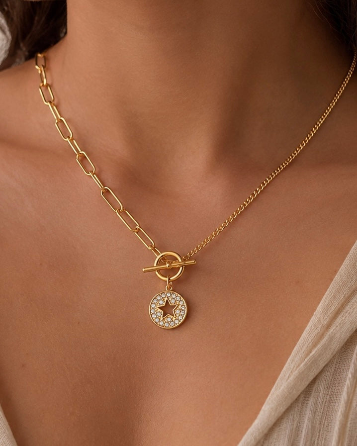 Star toggle pendant necklcae
