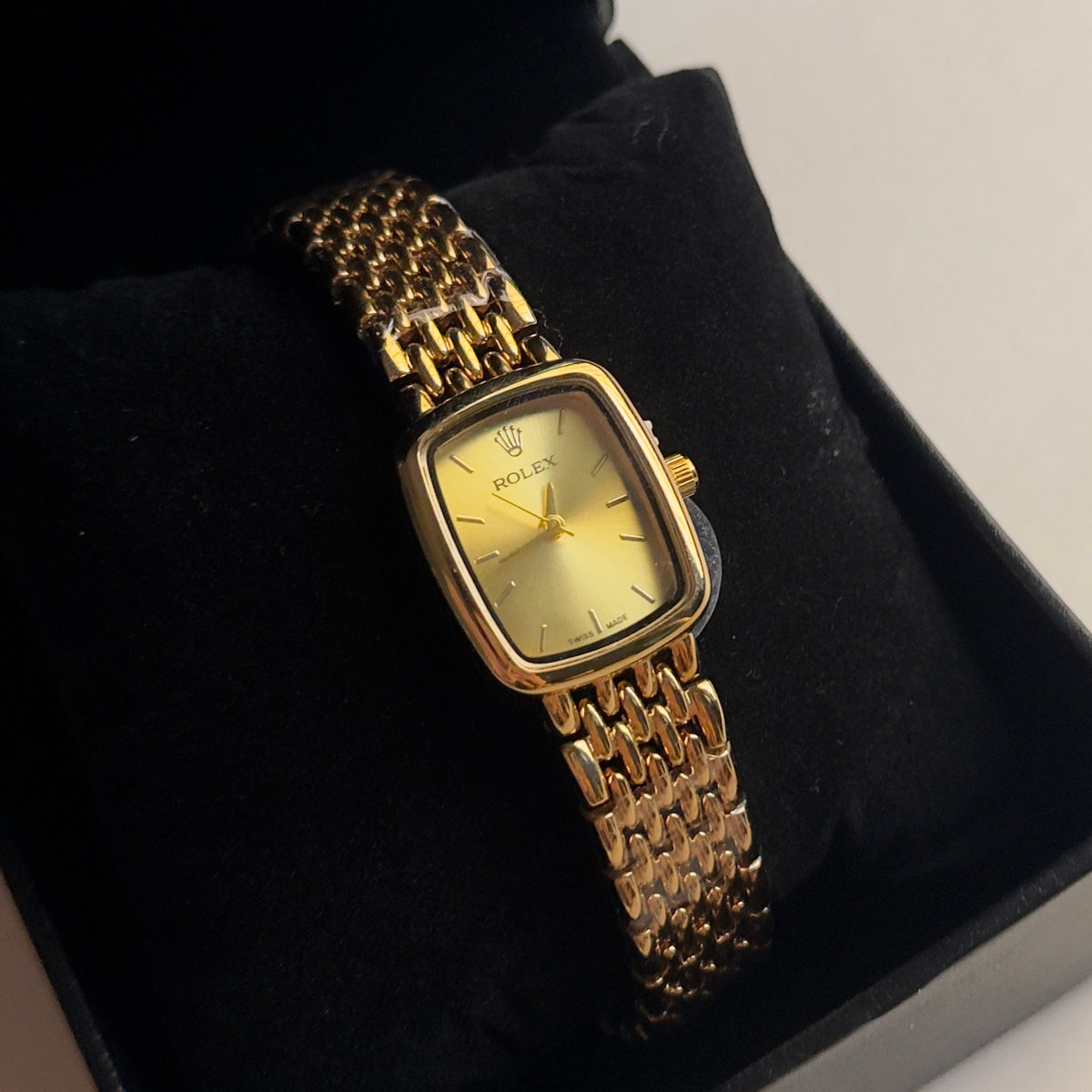 Watch R001