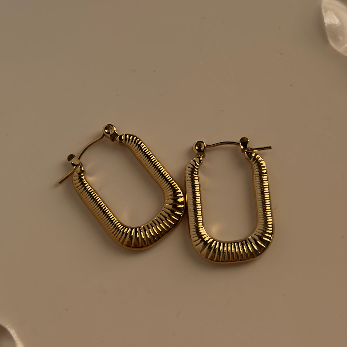 Ribbed Rectangular Hoops