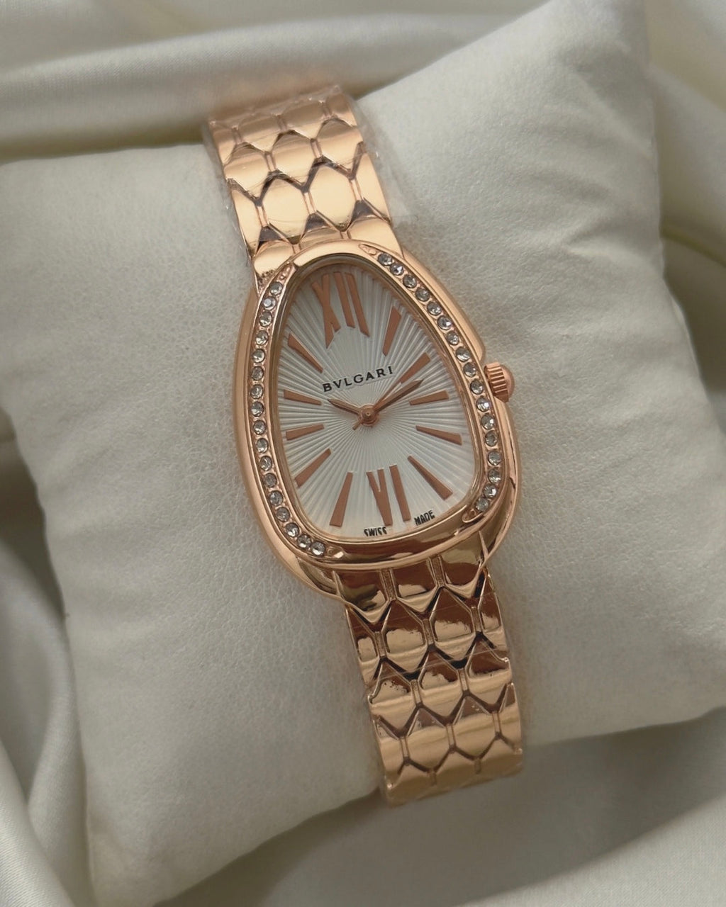 Watch B001