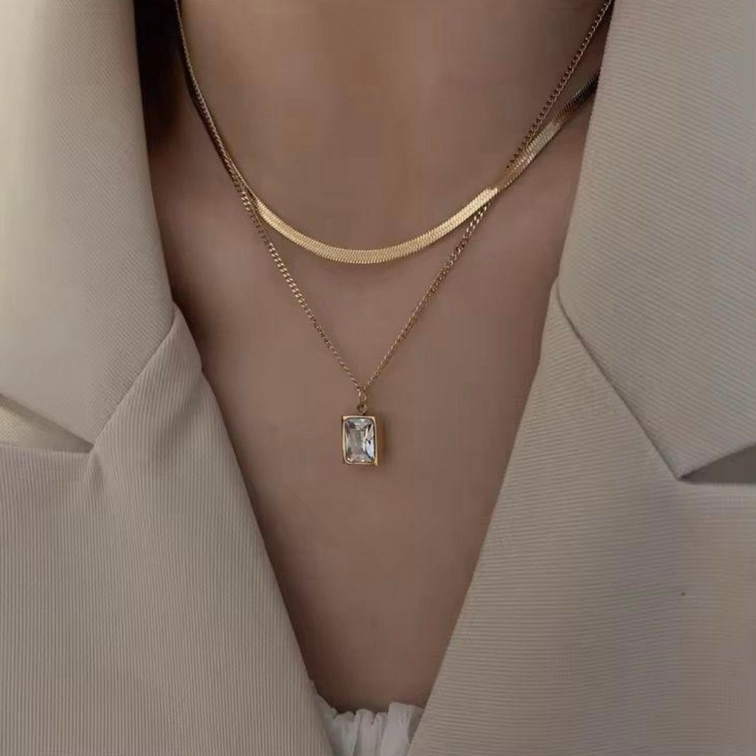 Double layer statement necklace