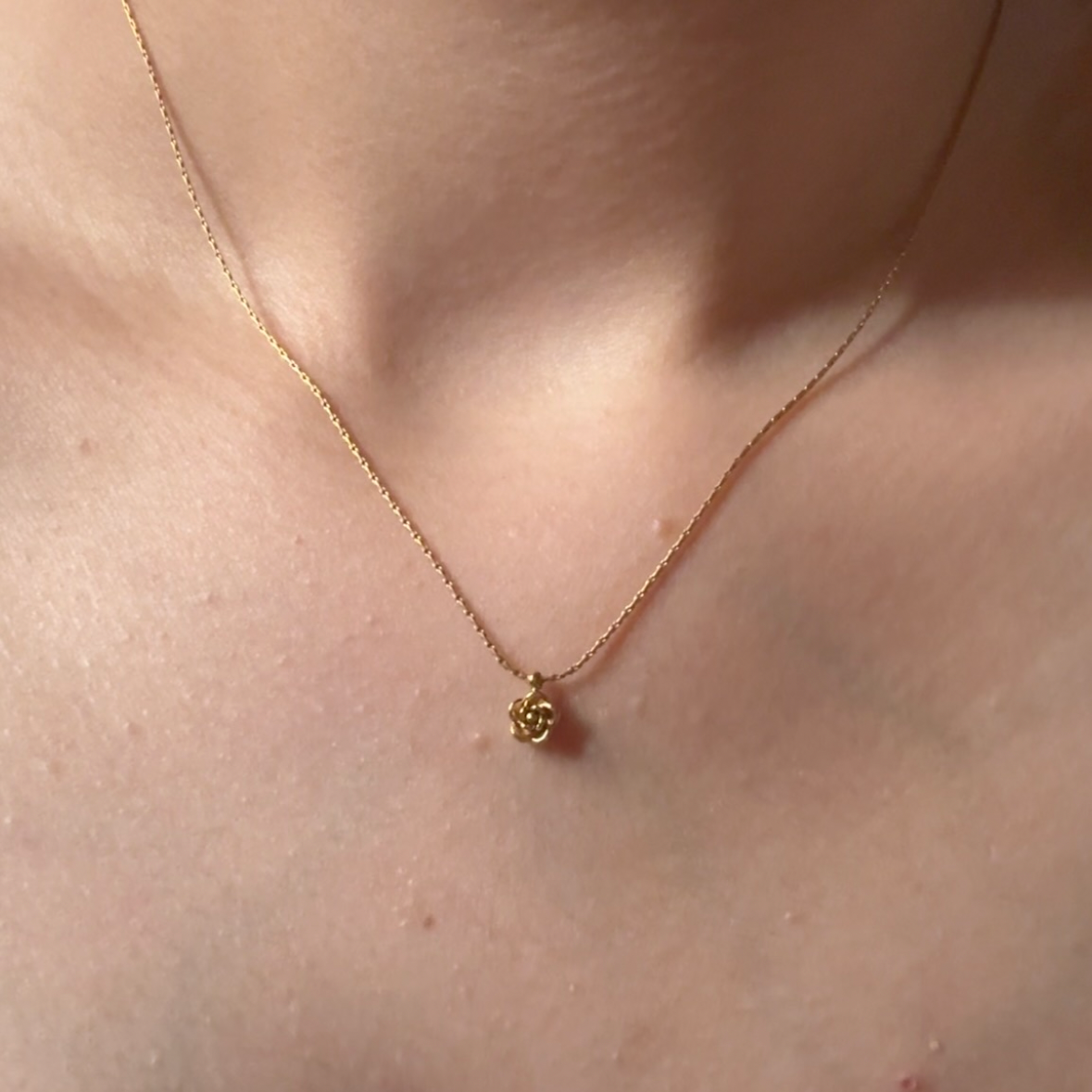 Dainty Rose Necklace